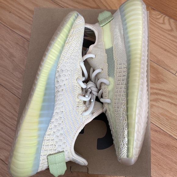 YEEZY Boost 350 V2 - Picture 6 of 11